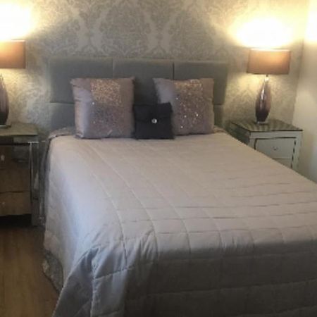 Double Room With En-Suite. Central For North West Rainhill Exterior foto